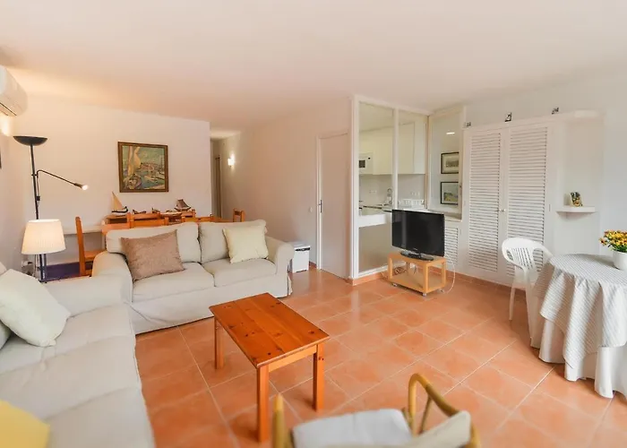 Emporion - Apt, Kpolitur Castell-Platja d'Aro